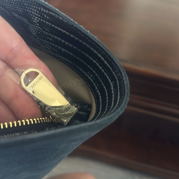 Like New Blue Brahmin - Picture 9 of 9